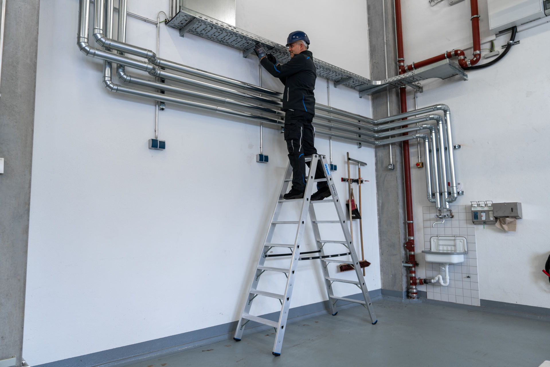 STABILO Teleskop-Stufen-DoppelLeiter, 2x7 Stufen STABILO Teleskop-Stufen-DoppelLeiter, 2x7 Stufen