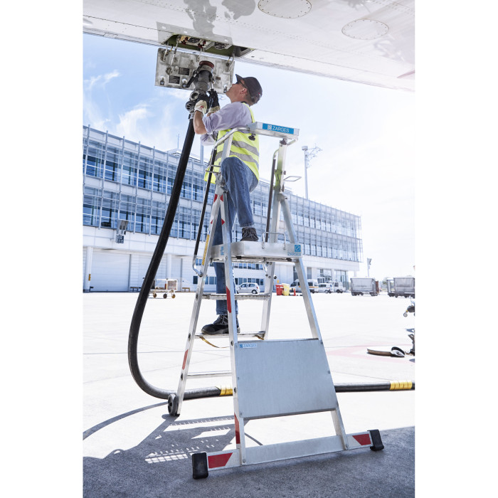 ZAP R13Master S,  Gebördelte Plattformleiter, fahrbar, 5 Stufen einschl. Plattform