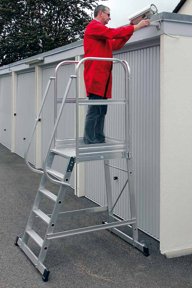 Aluminium-Podesttreppe, einseitig begehbar,  fahrbar, 4 Stufen